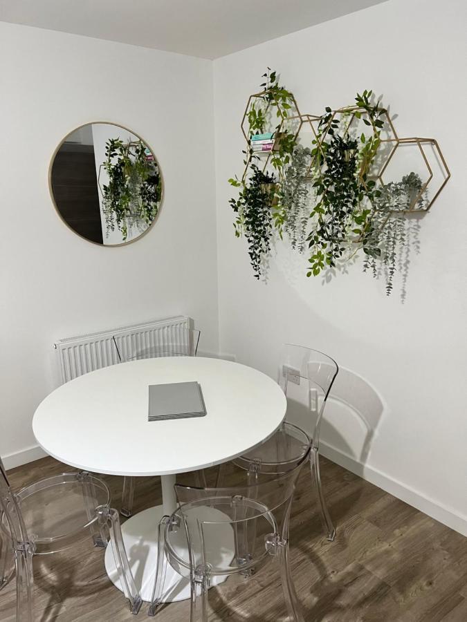 Water Walk Apartment Единбург Екстериор снимка
